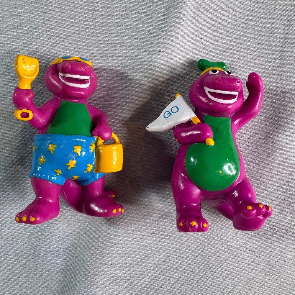 Vintage 1993 Barney & Friends PVC Figure Lot 2 Beach GO Flag